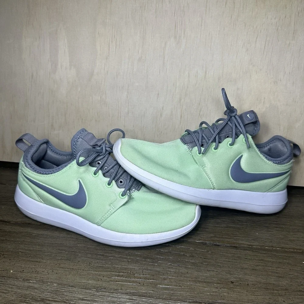 Nike Roche Two Running Trainers Green Fresh Mint Cool Grey White 303 Women's 7.5